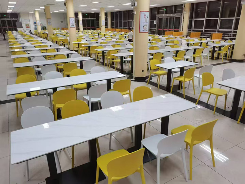 食堂桌椅