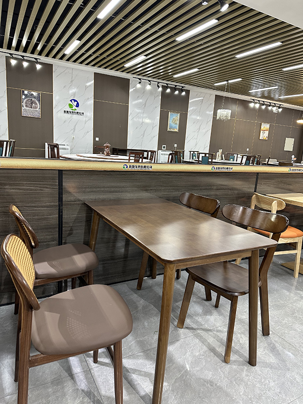 西餐厅简餐桌椅